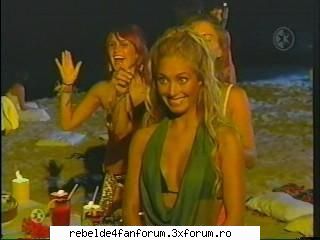 poze cu mia colucci - vai kt am ras la poza asta - Mia Colucci